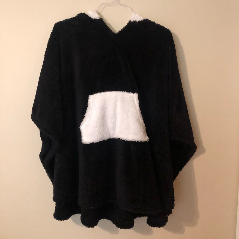 Panda Poncho - Picture 2 of 2